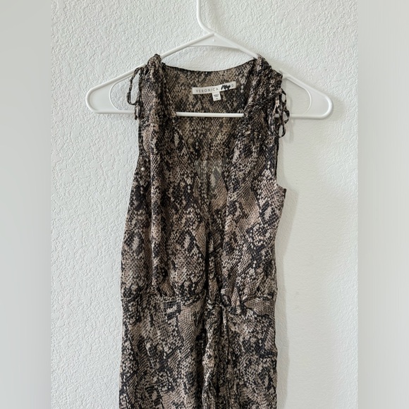 Veronica beard Teagan Ruched Snake-Print Silk-Chiffon Midi
Dress - Picture 4 of 6